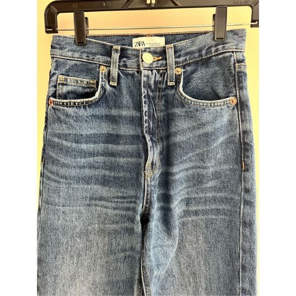 Zara Straight Leg Raw Hem Dark Denim Jeans, Size 0 - Picture 4 of 9